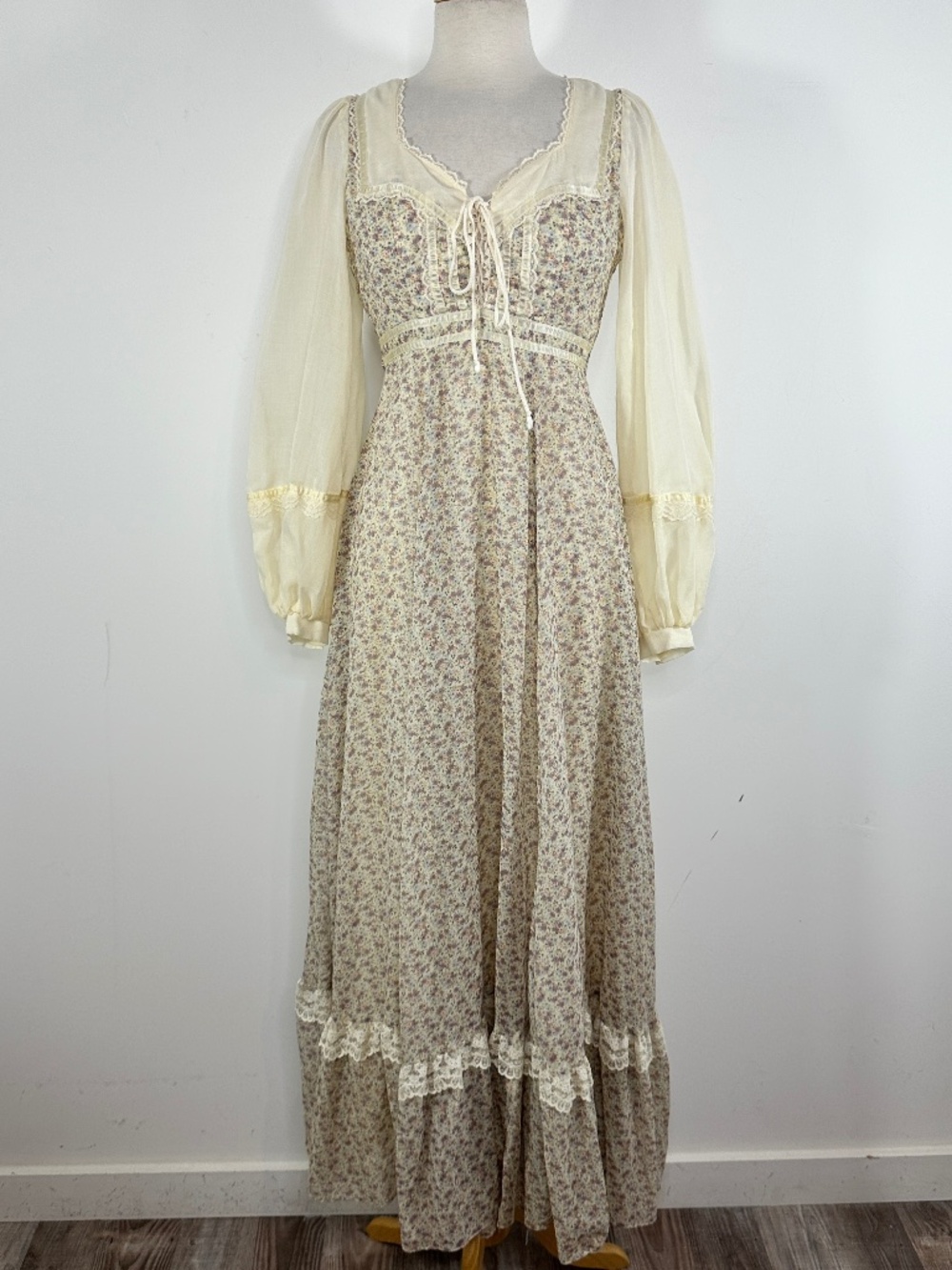 Prairie Ivory Floral 1970’s Maxi Dress Long Sleeve (Gunne Sax Style) Sz XS?